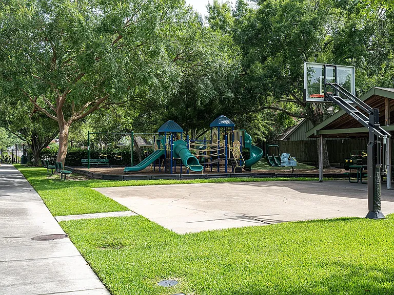 10631 Del Monte Dr — Photo 31