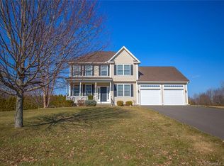 1 Napoleon Dr, Broad Brook, CT 06016
