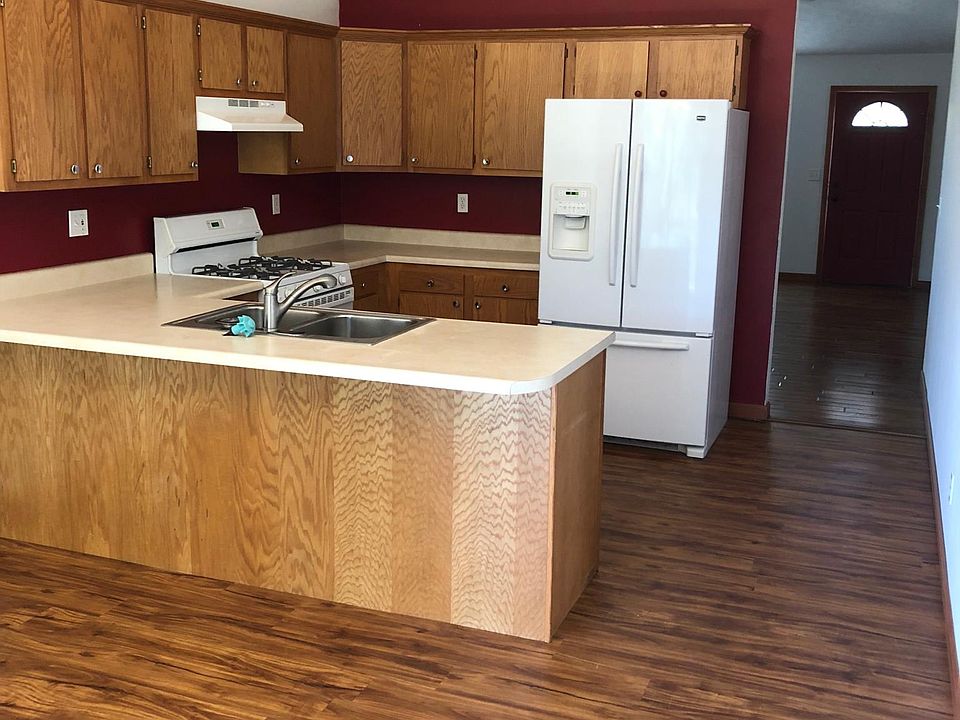 1st image of 102 Meadowlands Dr