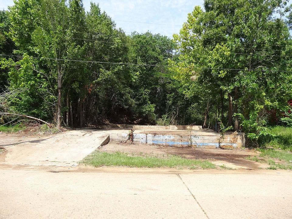 1st image of 300 Bremond St
