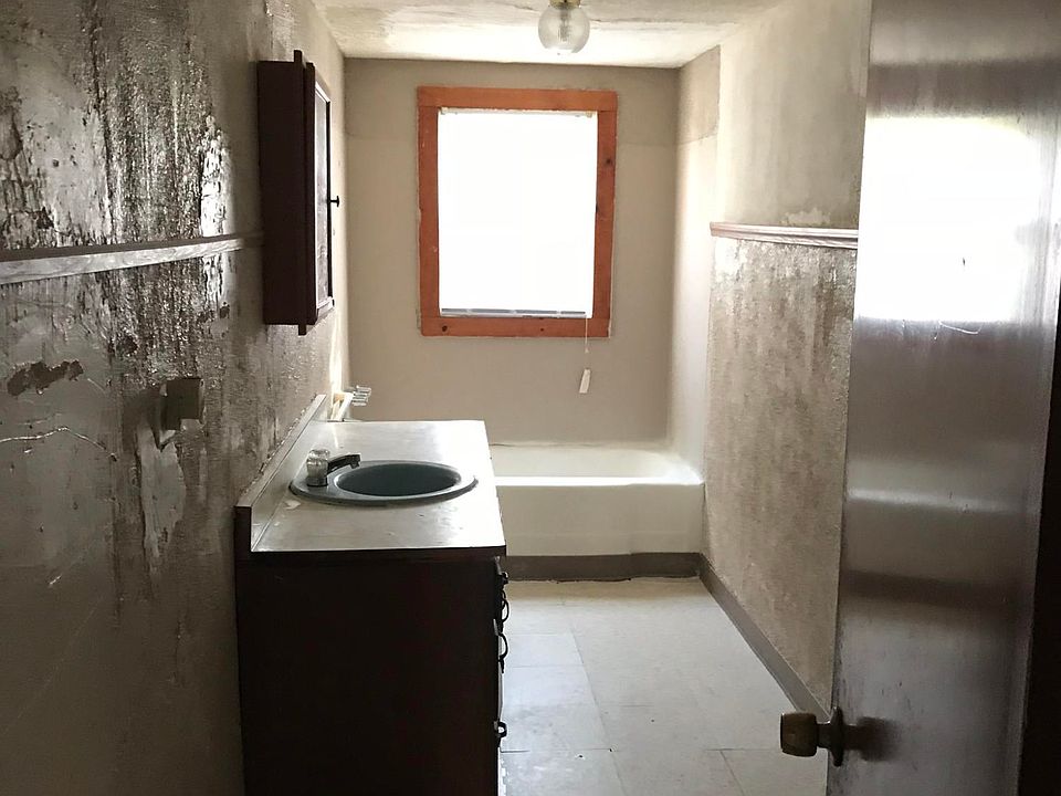 2nd image of 595 Gestner Rd