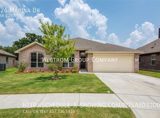 226 Marina Dr, Azle, TX 76020