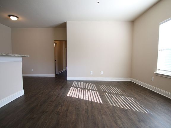 3rd image of 3217-3219 Karen St