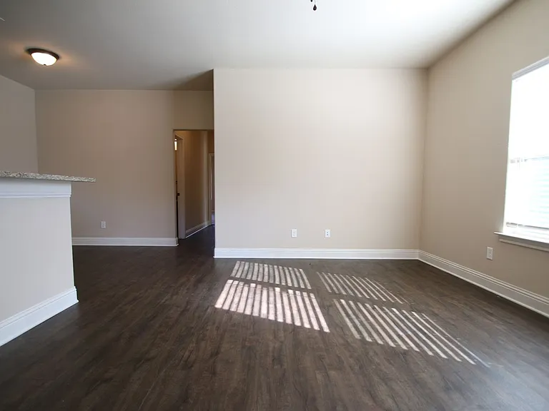 3217-3219 Karen St — Photo 3