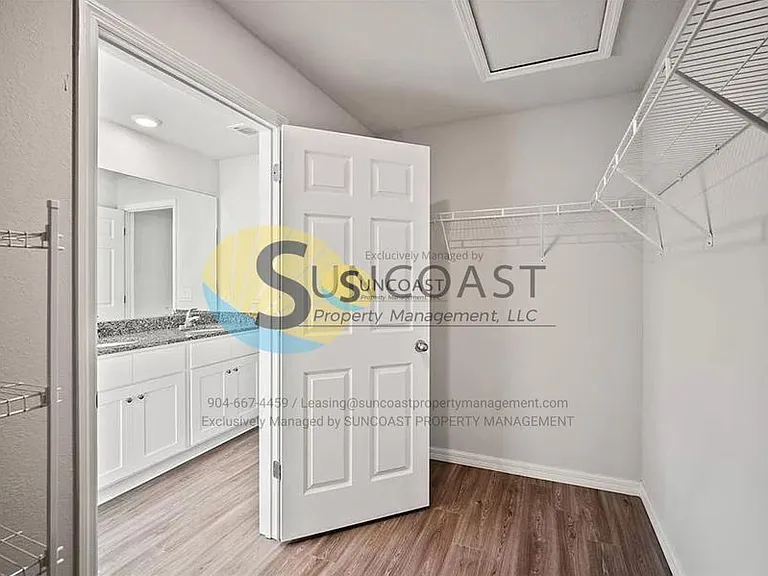 17389 Tyler Ave — Photo 2