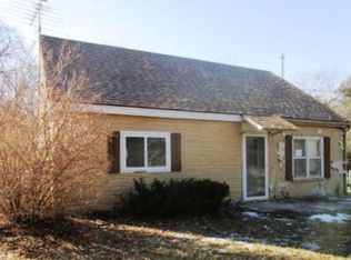 309 N Cushing Park Rd, Delafield, WI 53018