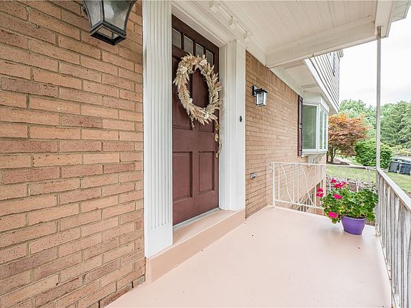 3rd image of 2564 Chapelwood Dr