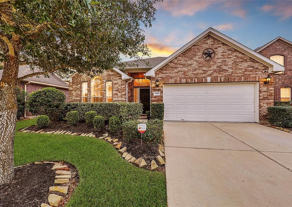 1st image of 25011 Lenora Dr