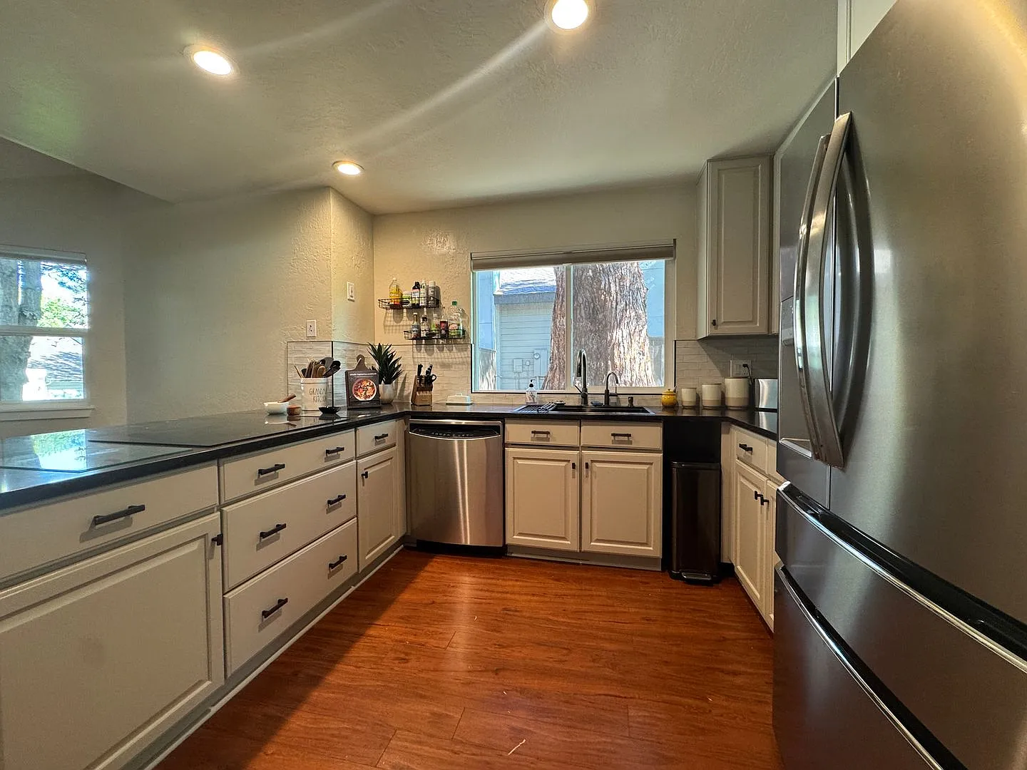 3935 Henry Ct photo 1