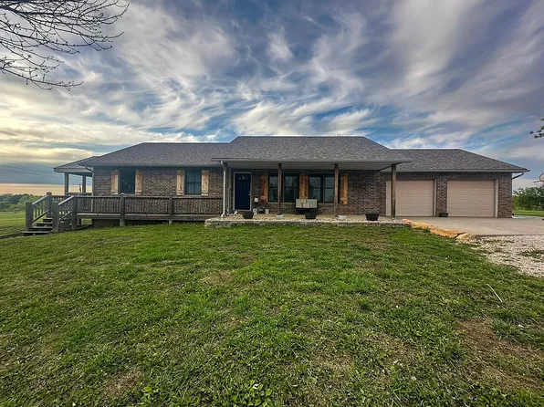 783 NW 43p Rd, Clinton, MO 64735