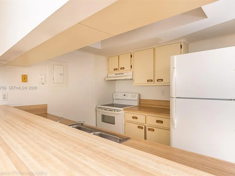 7601 E Treasure Dr #2406 — Photo 12