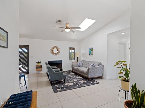 3rd image of 379 Paseo Picamaderos