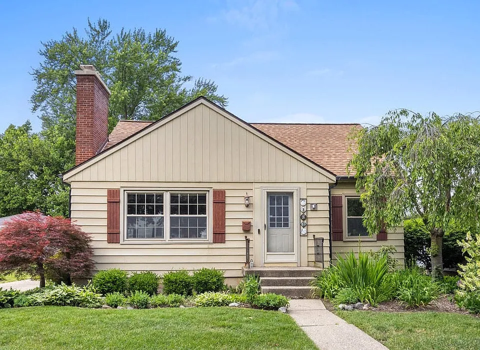 303 Wallinwood Ave NE
