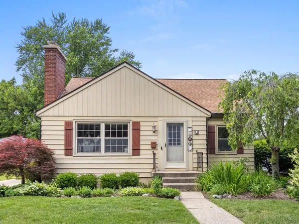 303 Wallinwood Ave NE, Grand Rapids, MI 49503
