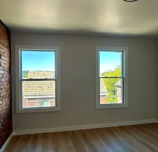 4042 Geneva St — Photo 28
