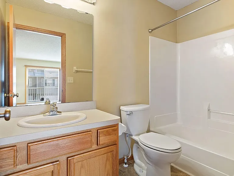 2533 Cobble Hill Ct #F — Photo 9