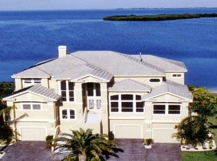 2103 Alexis Ct, Tarpon Springs, FL 34689