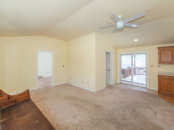 5th image of 17 Valley View Rd