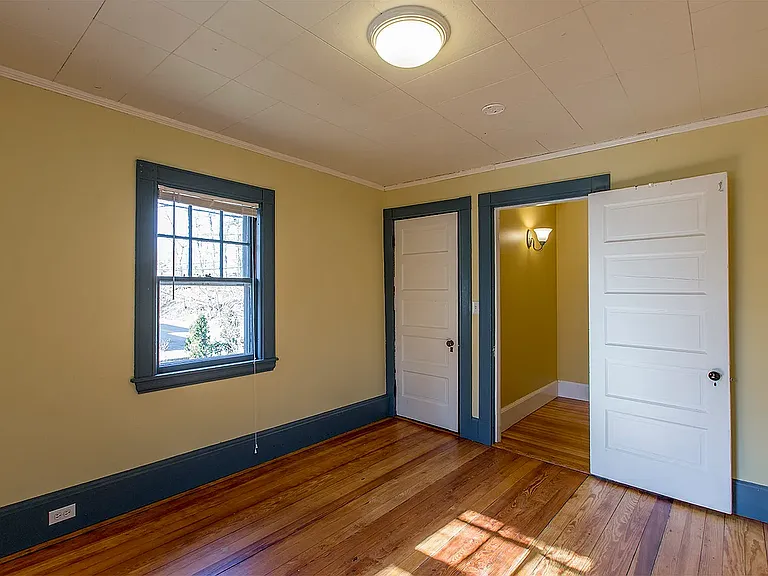 1 Beech St — Photo 5