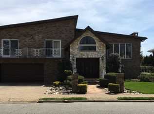 1340 Abbott Blvd, Fort Lee, NJ 07024