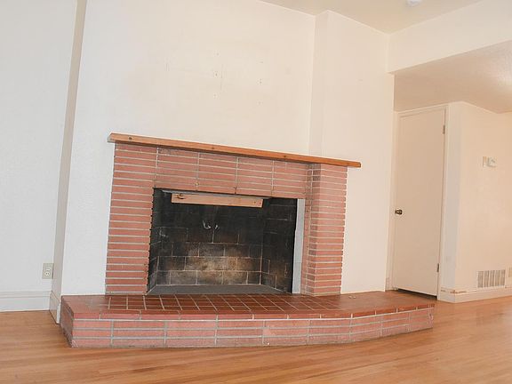 5th image of 1719 W Meadow Ave