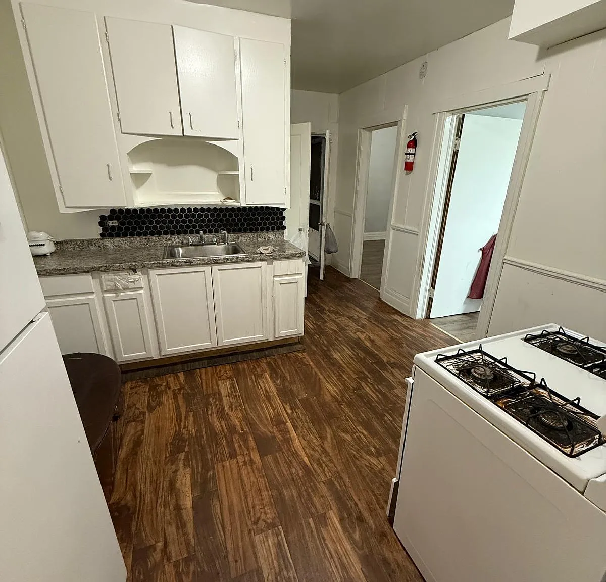 3 bed, 990 sqft, $950 — Photo 1