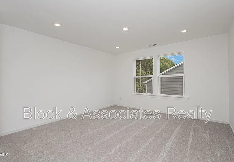 153 Hickory Grove Dr — Photo 11