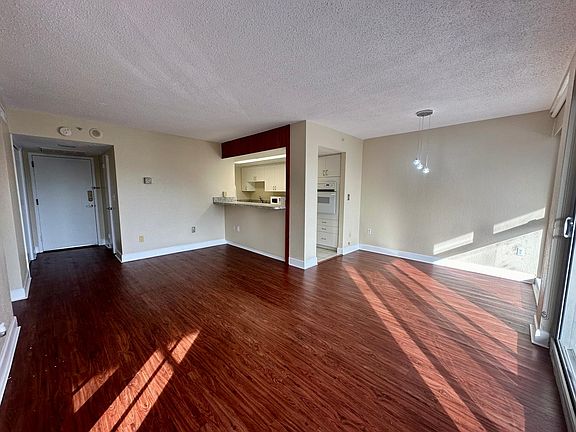 5th image of 470 3rd St S #305