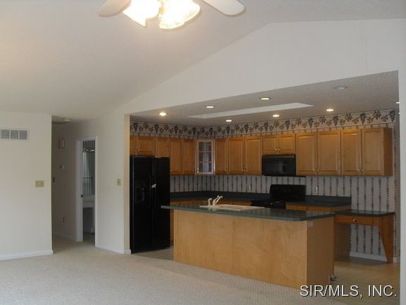 4th image of 90 Sunbeam Dr APT A