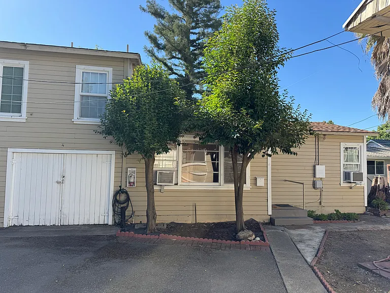 Rose Ave — Photo 24
