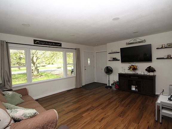 4th image of 16389 S 24th St