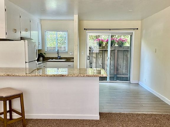 5th image of 1730 Lacassie Ave APT 7