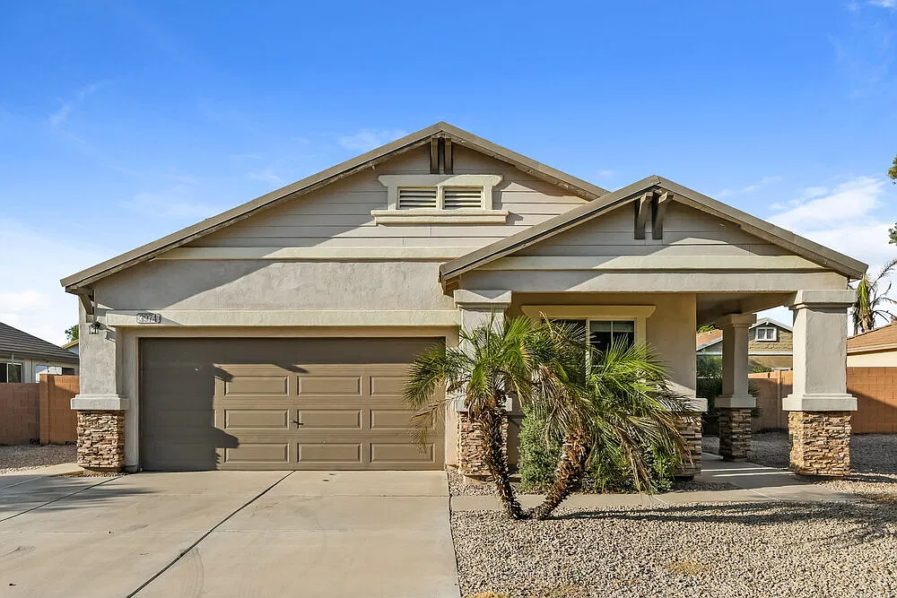 3 bed, 2.0 bath, 1692 sqft, $2,340 — Photo 1