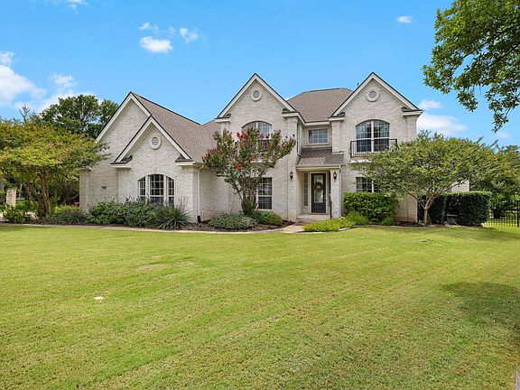 4th image of 2263 Hamlet Cir