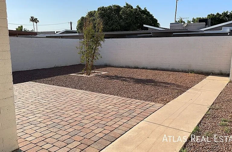 528 W La Jolla Dr — Photo 10