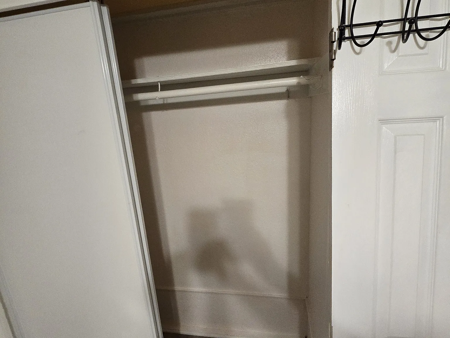 1 bed, 120 sqft, $1,050 — Photo 2
