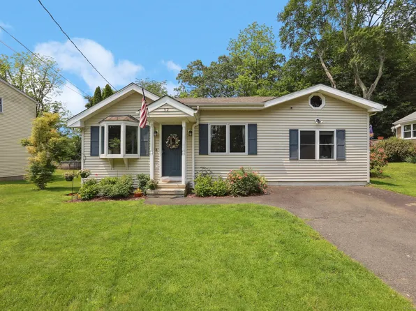 52 Berkshire Drive, Brookfield, CT 06804