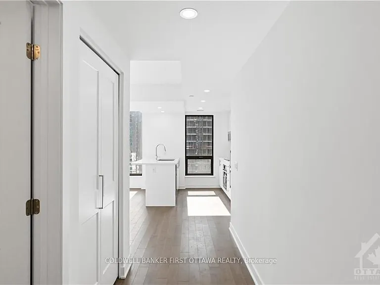 340 Queen St #1407 — Photo 5
