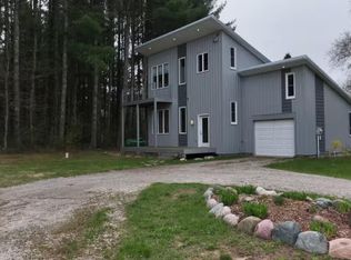 6215 S Garfield Rd, Kingsley, MI 49649