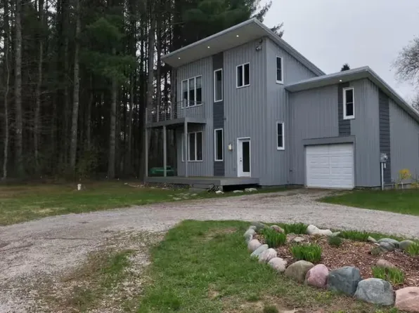 6215 S Garfield Rd, Kingsley, MI 49649