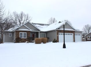 2737 E Lake Tahoe Trl, Warsaw, IN