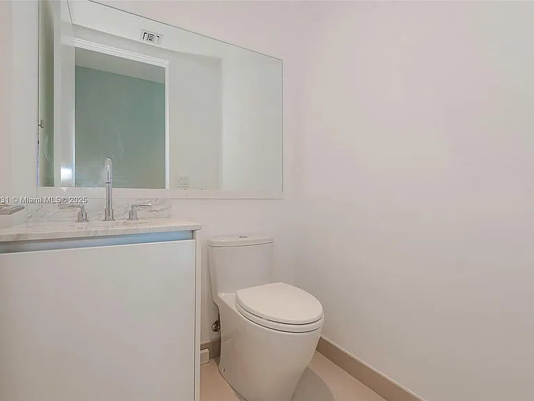 2821 S Bayshore Dr #7B — Photo 14