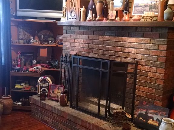 4th image of 1685 Hidden Ln