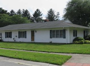 2 Kensington Cir, Newark, DE 19713