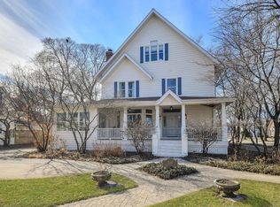 224 N Ellis Ave, Wheaton, IL 60187