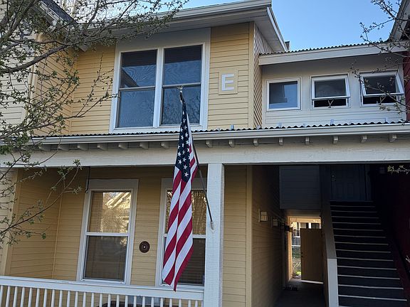 5th image of E202-350 Founders Ave