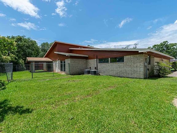 5th image of 3435 Blossom Dr