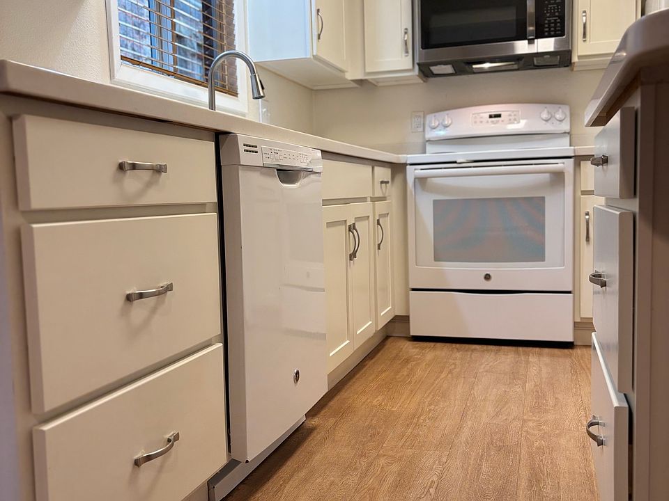Microwave, dishwasher and plenty of storage