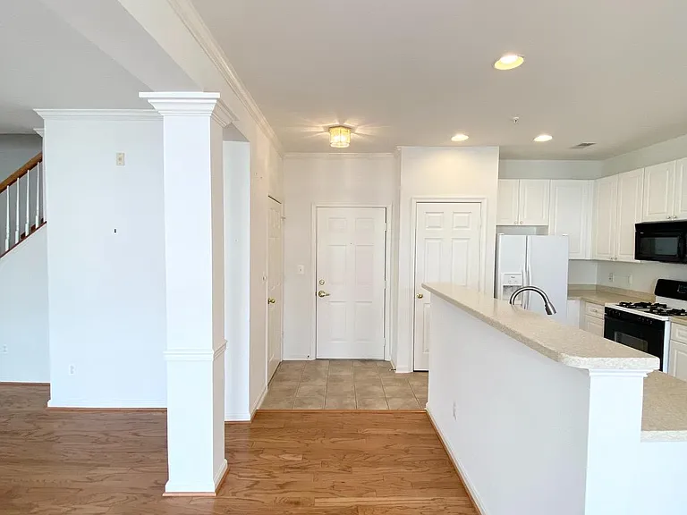2663 Manhattan Pl #304 — Photo 16