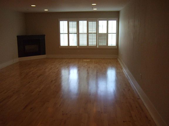 2nd image of 701 Minna St